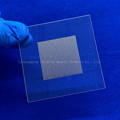 1-10mm سمك مربع شفاف ليزر ديل ثقب UVC الصفيحة الزجاجية الكوارتز