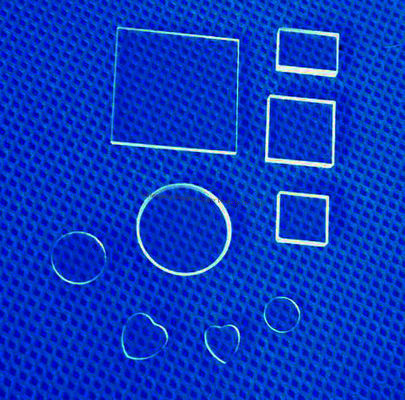 لوح زجاج كوارتز عالي الشفافية بنسبة 99.99% ونقاء مع درجة حرارة تشغيل 1100 درجة مئوية