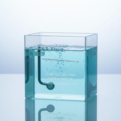 لوحة زجاجية الكوارتز المقاومة للتآكل عالية الانتقال للاستخدام في المختبرات عالية درجة الحرارة